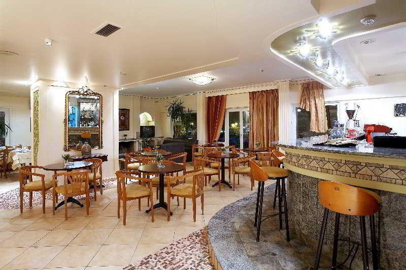 Achillion Hotel Трикала Экстерьер фото